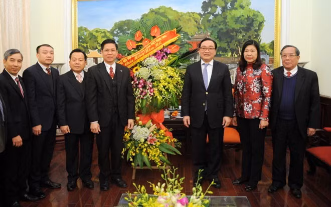 Iglesia Protestante del Norte de Vietnam se reúnen con autoridades de Hanoi en ocasión del Tet ảnh 1