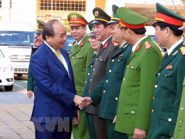 Premier de Vietnam visita Da Nang en el primer día del Tet ảnh 1