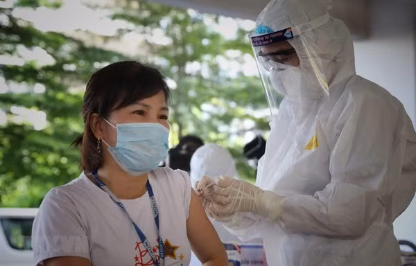 Bac Giang se centra en lucha contra COVID-19 y recuperación de producción ảnh 2