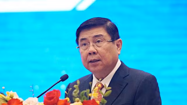 Buró Político considera medida disciplinaria contra expresidente de Ciudad Ho Chi Minh ảnh 1