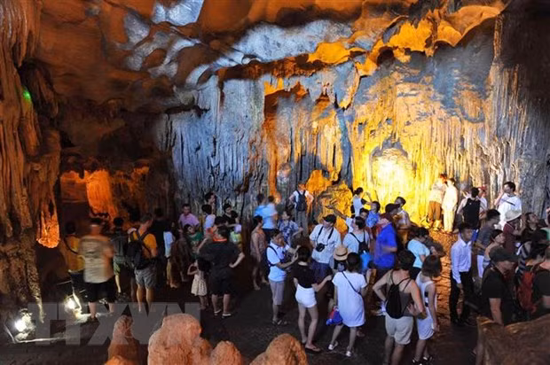 Turismo de provincia vietnamita de Quang Ninh se recupera con fuerza ảnh 1 Turismo de provincia vietnamita de Quang Ninh se recupera con fuerza ảnh 1