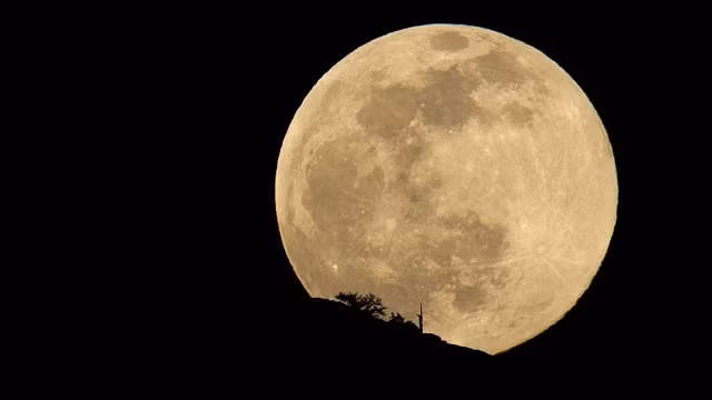 “Súperluna de Trueno” resplandecerá con un tamaño récord al observarse desde Vietnam ảnh 3 “Súperluna de Trueno” resplandecerá con un tamaño récord al observarse desde Vietnam ảnh 3