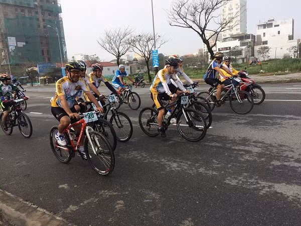 Itinerario en bicicleta por proteger reserva natural en ciudad central de Vietnam ảnh 1