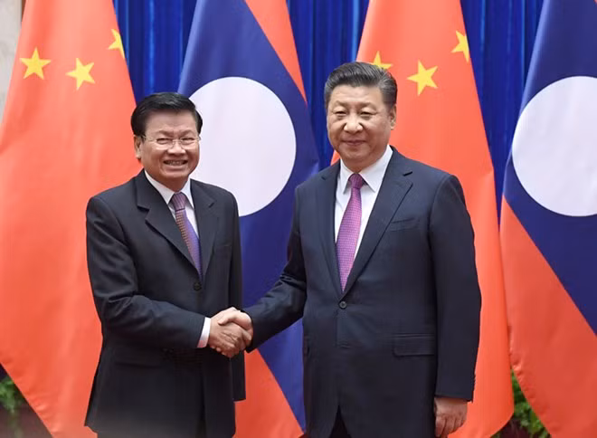 China aspira reforzar relaciones de asociación con Laos ảnh 1