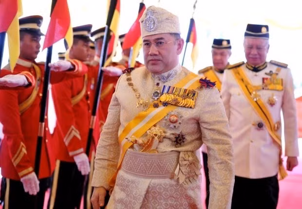 Muhammad V asume el trono como nuevo rey de Malasia ảnh 1