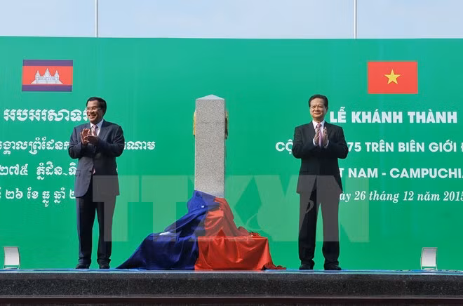 Fuerzas guardafronteras de Vietnam y Camboya mantienen intercambio amistoso ảnh 1 Fuerzas guardafronteras de Vietnam y Camboya mantienen intercambio amistoso ảnh 1