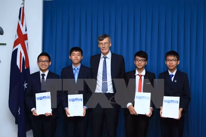 Alumnos vietnamitas logran buenos resultados en concursos de matemática de Australia ảnh 1