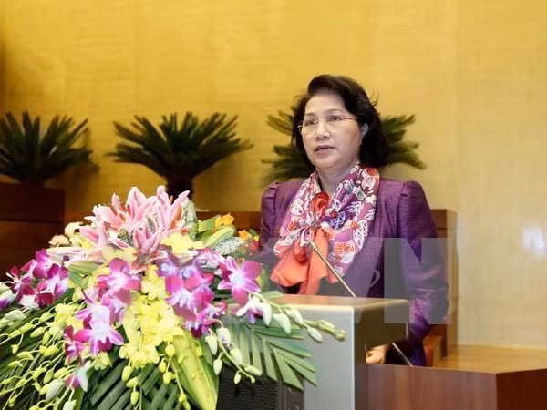 Líder parlamentaria parte de Hanoi para visitar India ảnh 1 Líder parlamentaria parte de Hanoi para visitar India ảnh 1