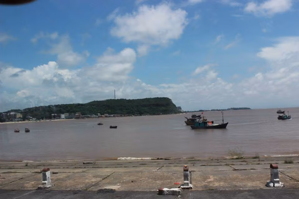 Visita a sitio histórico de ruta marítima Ho Chi Minh ảnh 1 Visita a sitio histórico de ruta marítima Ho Chi Minh ảnh 1