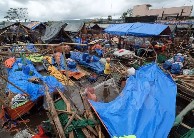 Al menos tres muertos en Filipinas tras paso de tifón Nock-Ten ảnh 1