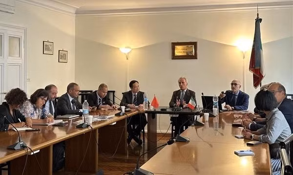 Vietnam promueve exportación de frutas a Italia ảnh 1