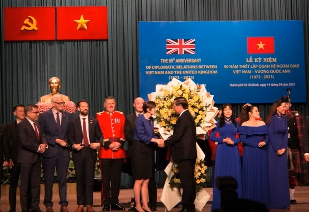 Celebran actividades por 50 años de nexos diplomáticos Vietnam-Reino Unido ảnh 1