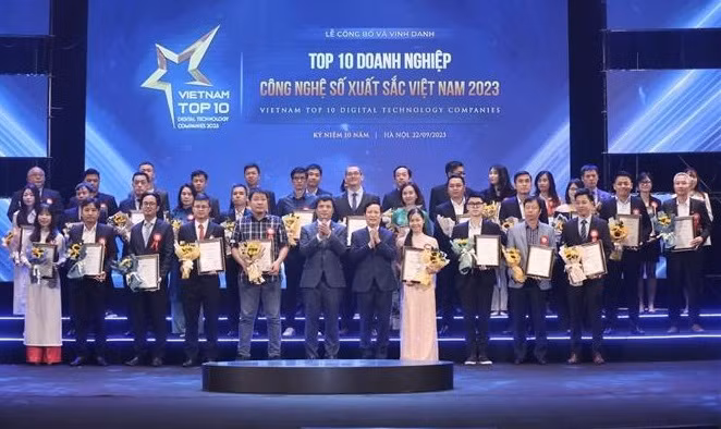Honran a diez empresas de tecnología digital más destacadas de Vietnam 2023 ảnh 1