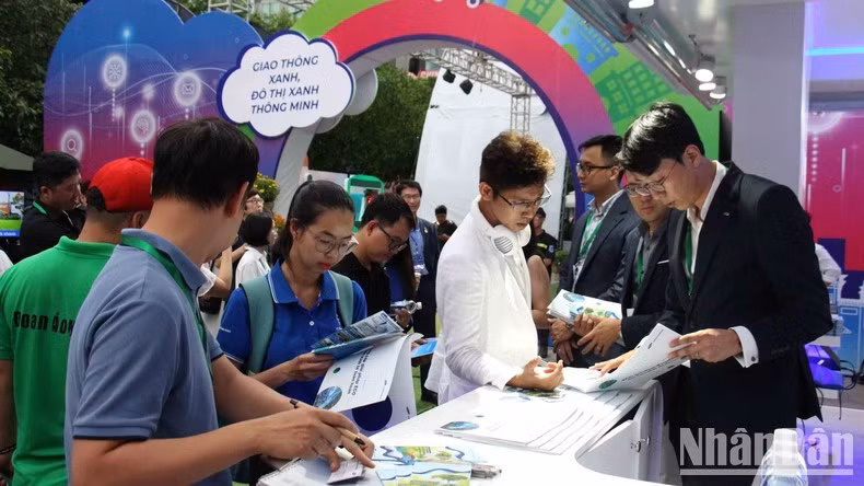 Exposición de productos y servicios abre sus puertas en Ciudad Ho Chi Minh ảnh 1 Exposición de productos y servicios abre sus puertas en Ciudad Ho Chi Minh ảnh 1