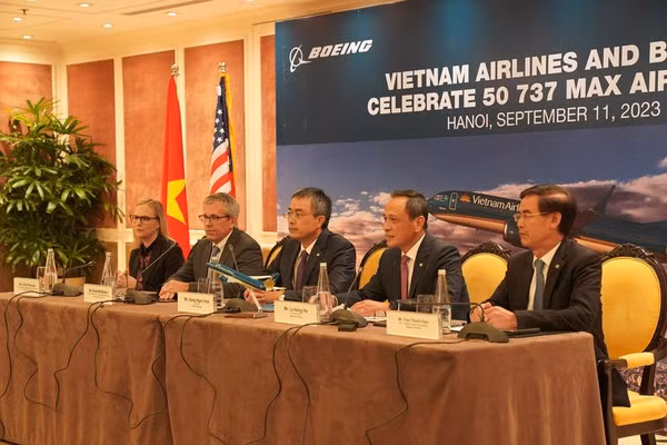 Entabla Vietnam Airlines acuerdo multimillonario de compra de aviones de Boeing ảnh 2
