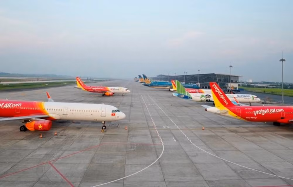 Reapertura de vuelos internacionales ayudará a aerolíneas vietnamitas a recuperarse ảnh 1