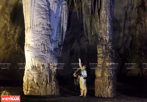Una experiencia por la cueva Thien Duong en la provincia vietnamita de Quang Binh ảnh 11