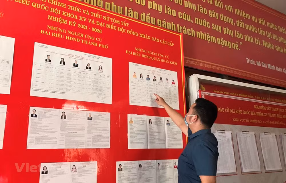 Elecciones parlamentarias 2021: Votantes vietnamitas eligen a personas talentosas para el país ảnh 1