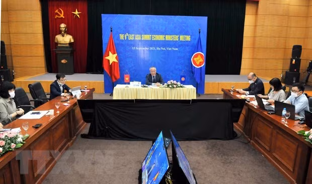 ASEAN y socios debaten cooperación económica y crecimiento sostenible ảnh 1