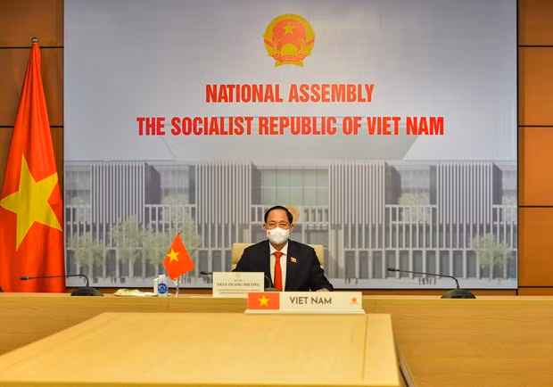 Vietnam asiste a XVIII Foro Parlamentario de Seguridad e Inteligencia ảnh 1