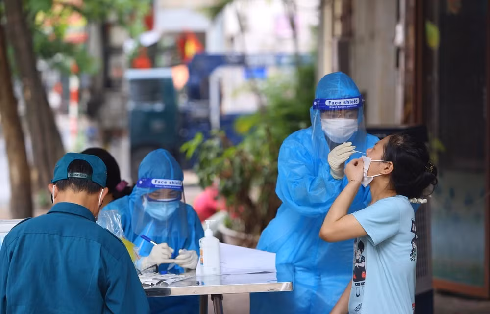 Registra Hanoi ocho casos nuevos de COVID-19 ảnh 1