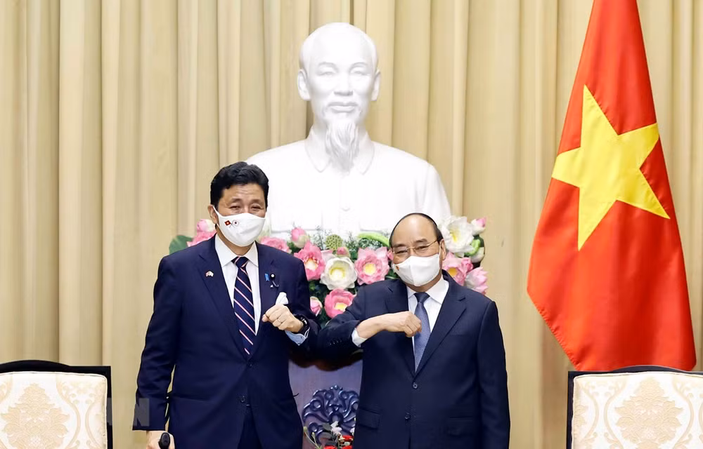 Vietnam exhorta al apoyo de Japón en acceso a vacunas contra COVID-19 ảnh 1