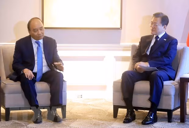 Presidente de Vietnam dialoga con dirigentes de países y organizaciones internacionales ảnh 1