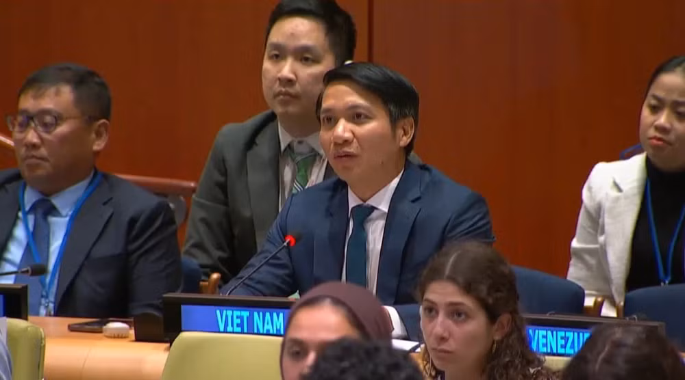 Jóvenes vietnamitas se comprometen a unirse en respuesta al cambio climático ảnh 1