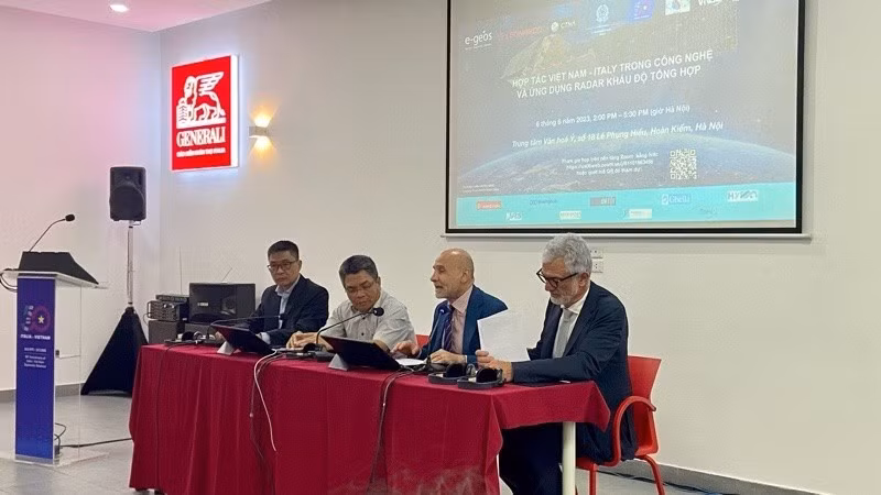 Amplían cooperación Vietnam-Italia en aplicación del radar de apertura sintética ảnh 1