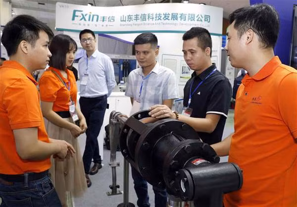 Más de un centenar de empresas extranjeras participan en exposición sobre energía en Hanoi ảnh 1 Más de un centenar de empresas extranjeras participan en exposición sobre energía en Hanoi ảnh 1