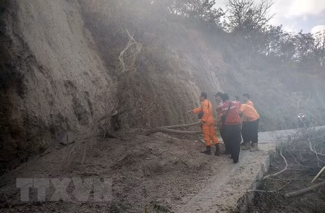 Indonesia: Isla de Lombok sufre otro temblor de magnitud 3,3 grados ảnh 1