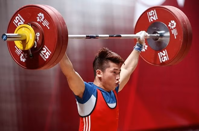 Halterófilo vietnamita obtiene medalla de plata en ASIAD 2018 ảnh 1