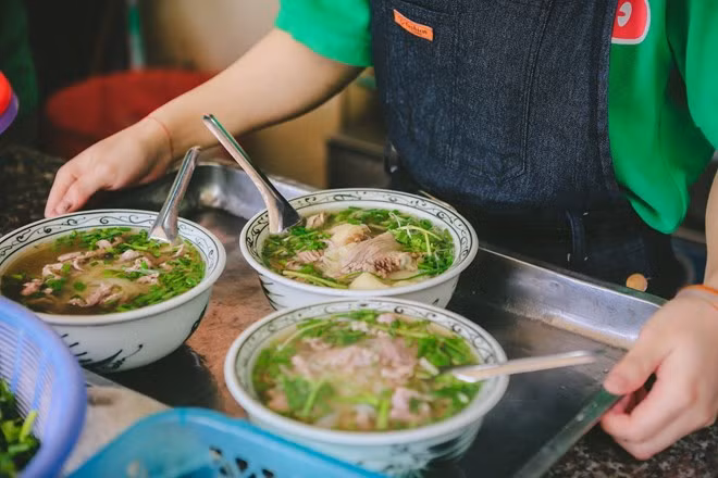 Pho vietnamita figura entre 20 mejores platos de comida del mundo ảnh 1