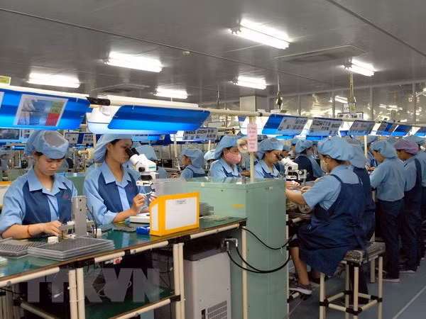 Vietnam reconoce a empresas destacadas en mejoramiento de condiciones de vida de empleados ảnh 1 Vietnam reconoce a empresas destacadas en mejoramiento de condiciones de vida de empleados ảnh 1