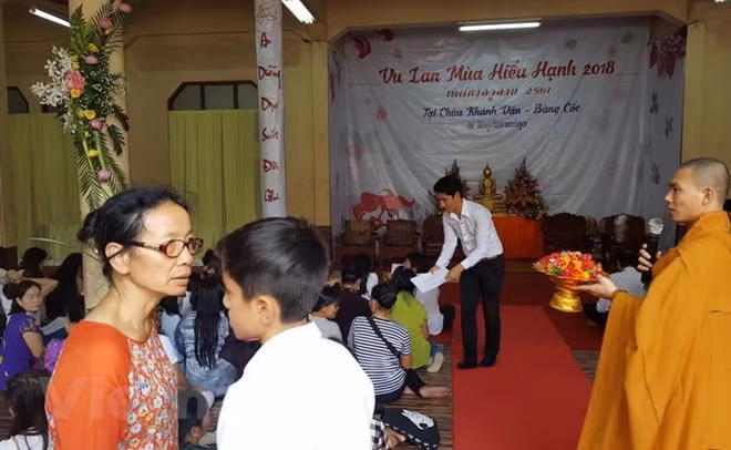 Vietnamitas en Tailandia celebran ceremonia budista de gratitud ảnh 1 Vietnamitas en Tailandia celebran ceremonia budista de gratitud ảnh 1