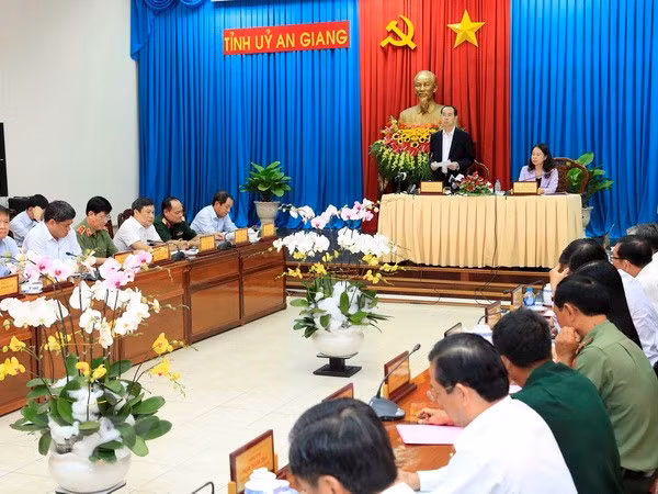Presidente de Vietnam urge a la provincia de An Giang a renovar modelo de crecimiento agrícola ảnh 1
