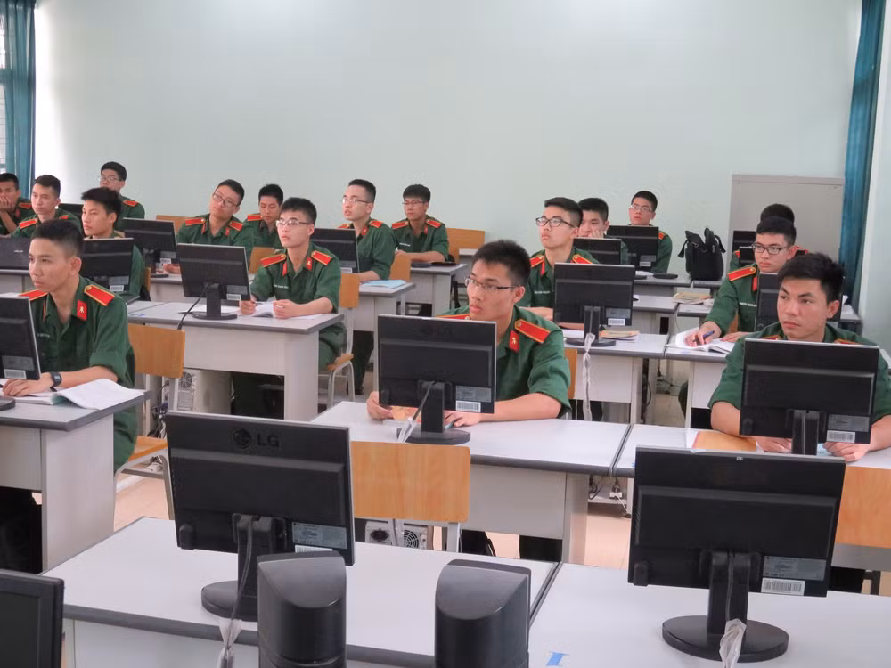 Militares de Asia intercambian en Vietnam sobre enseñanza de idioma inglés en ejército ảnh 1