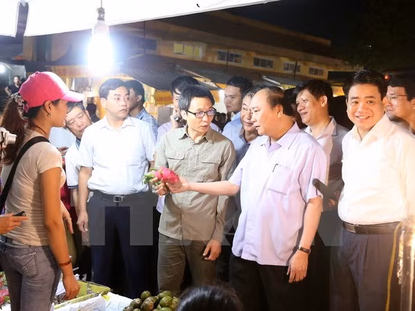Premier exige más esfuerzos para asegurar inocuidad de alimentos en Hanoi ảnh 1