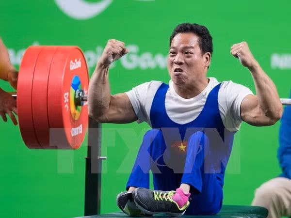 El halterófilo Le Van Cong y su viaje superando el destino ảnh 1