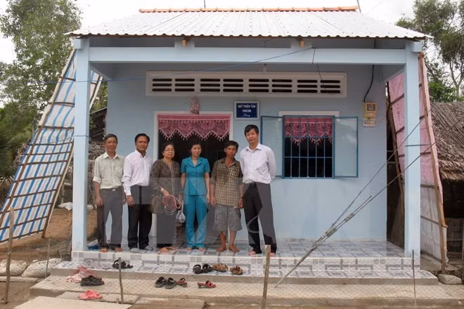 Construyen viviendas para familias pobres en Vietnam ảnh 1