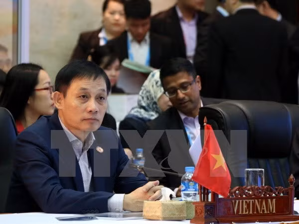 Publican Libro Azul sobre diplomacia de Vietnam 2015 ảnh 1