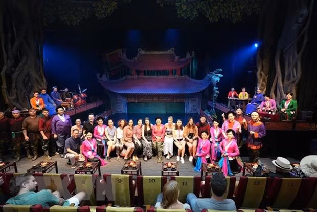 Agencias australianas de viajes exploran destinos turísticos en Hanoi ảnh 2 Agencias australianas de viajes exploran destinos turísticos en Hanoi ảnh 2
