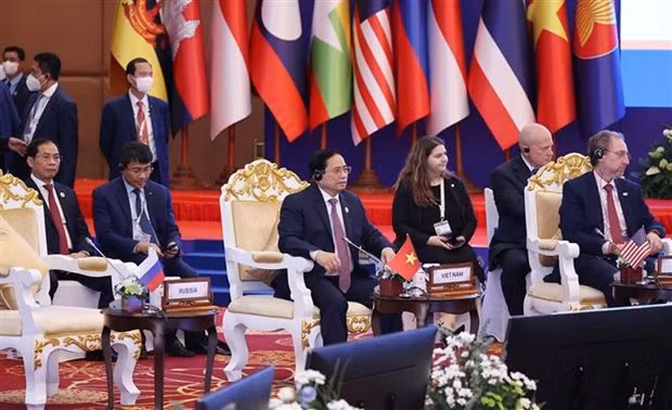 Premier vietnamita participa en el segundo Diálogo Global de ASEAN ảnh 1