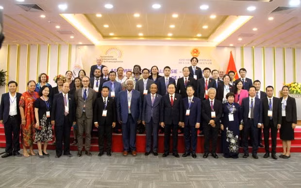 Vietnam coopera con Asamblea Parlamentaria de la Francofonía contra cambio climático y enfermedades ảnh 1