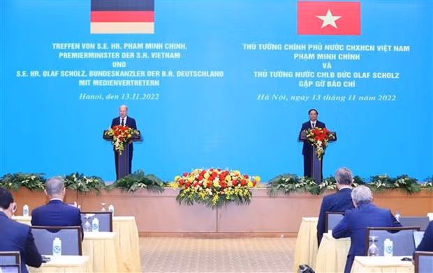 Dirigentes vietnamita y alemán se reúnen con la prensa tras conversaciones ảnh 1