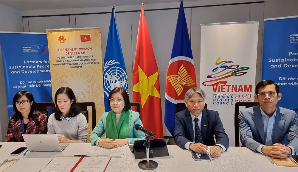 Universidad de Comercio Exterior de Vietnam participa en Programa de Cátedras OMC ảnh 1