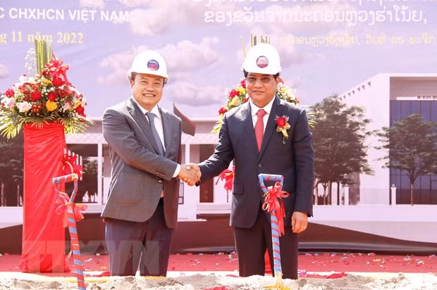Inician construcción de obras obsequiadas por Hanoi a Vientiane ảnh 2 Inician construcción de obras obsequiadas por Hanoi a Vientiane ảnh 2