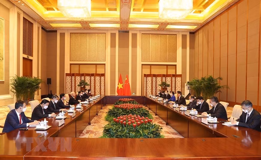 Debaten cuestiones para fomentar lazos parlamentarios de Vietnam y China ảnh 2