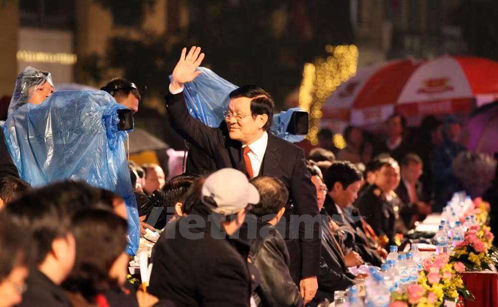 Presidente de Vietnam se reúne con coterráneos residentes en extranjero ảnh 4