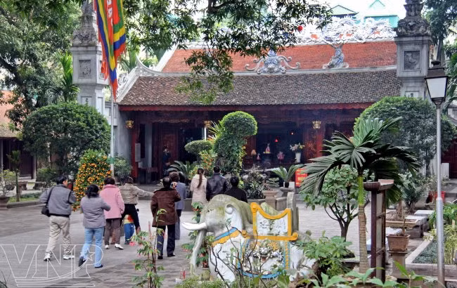 Lago de Truc Bach, espacio apacible en el corazón de Hanoi ảnh 2 Lago de Truc Bach, espacio apacible en el corazón de Hanoi ảnh 2